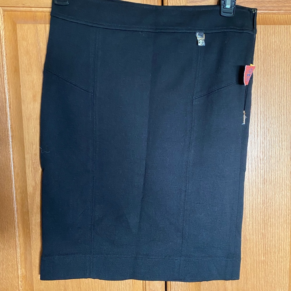 Tory Burch Beverly Skirt in black